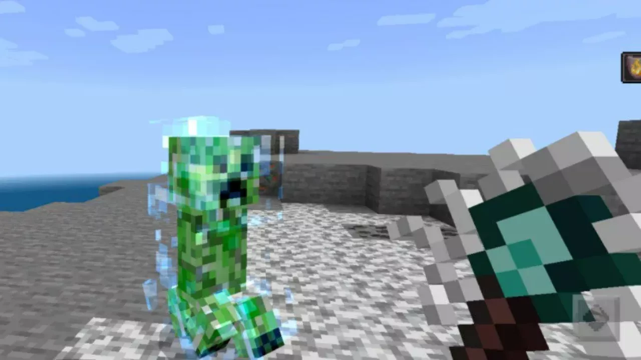 Creeper from Lightning Rod Mod for Minecraft PE