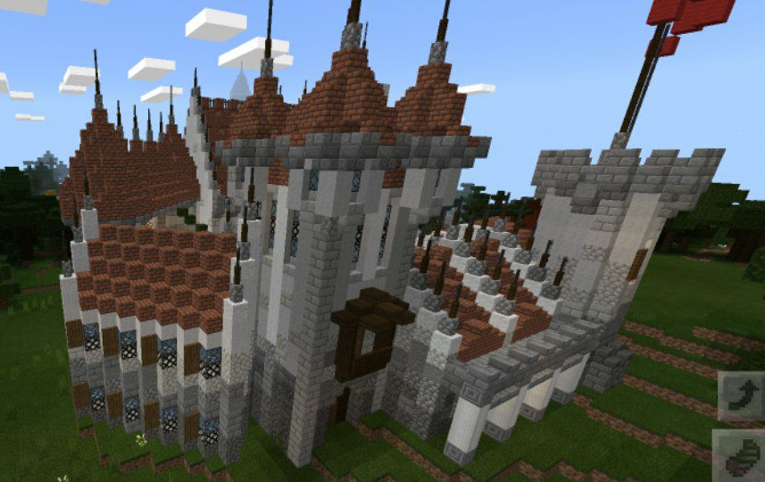 Download Castle Door Map Minecraft Bedrock MCPEDL